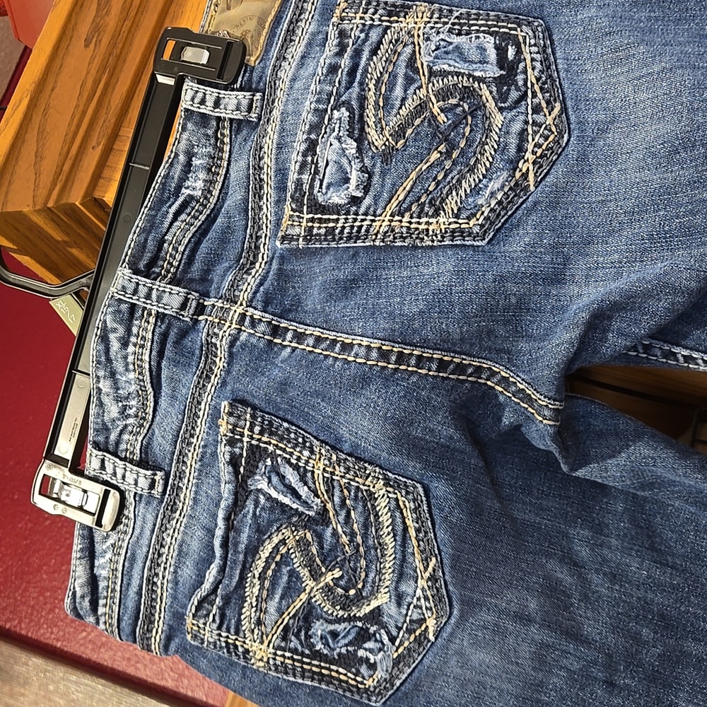 Silver Jeans - Picture 7 of 11